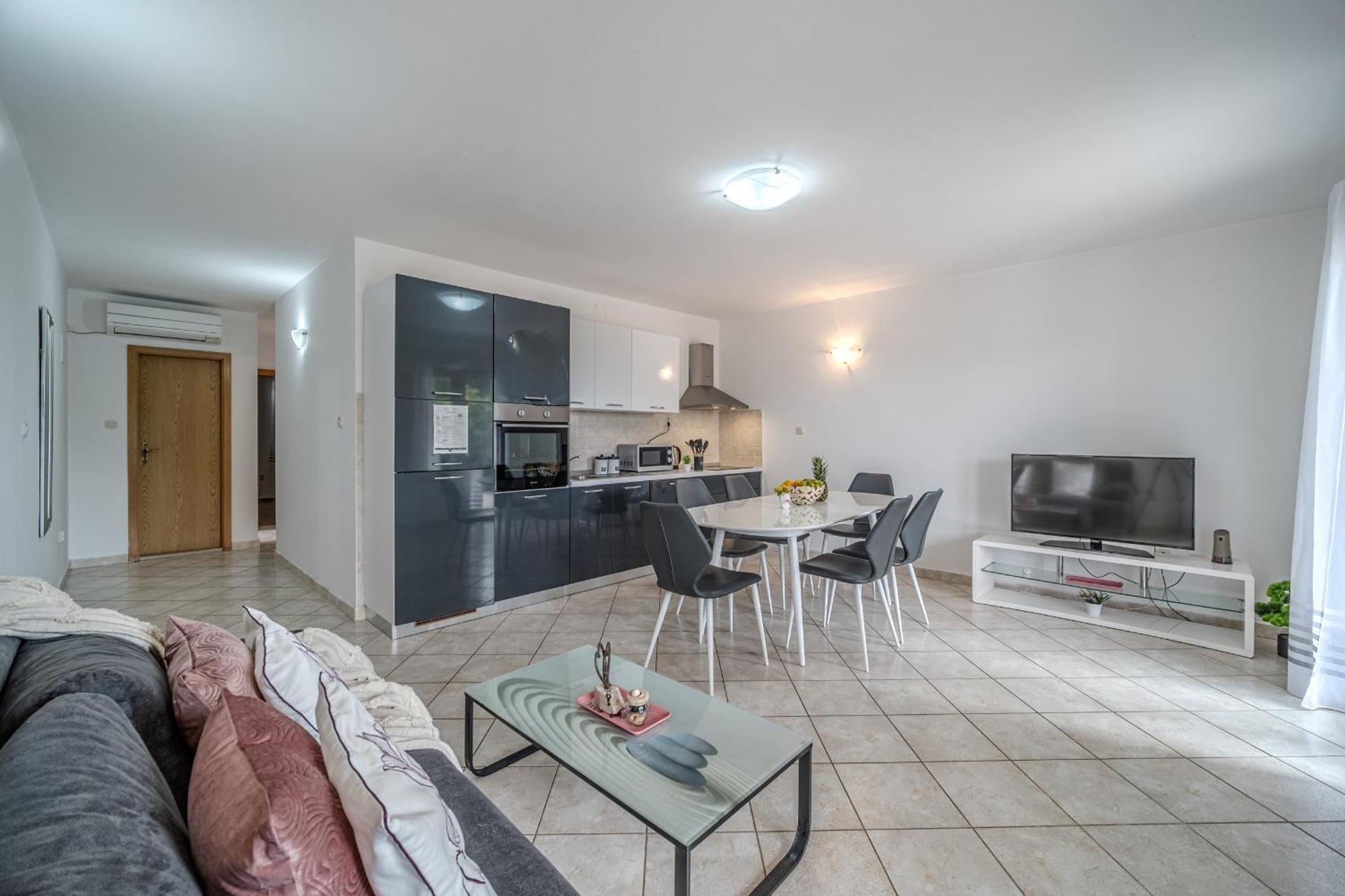 Apartment Milna - With Swimming Pool & Amazing Seaviews, Above Bijaka Beach المظهر الخارجي الصورة