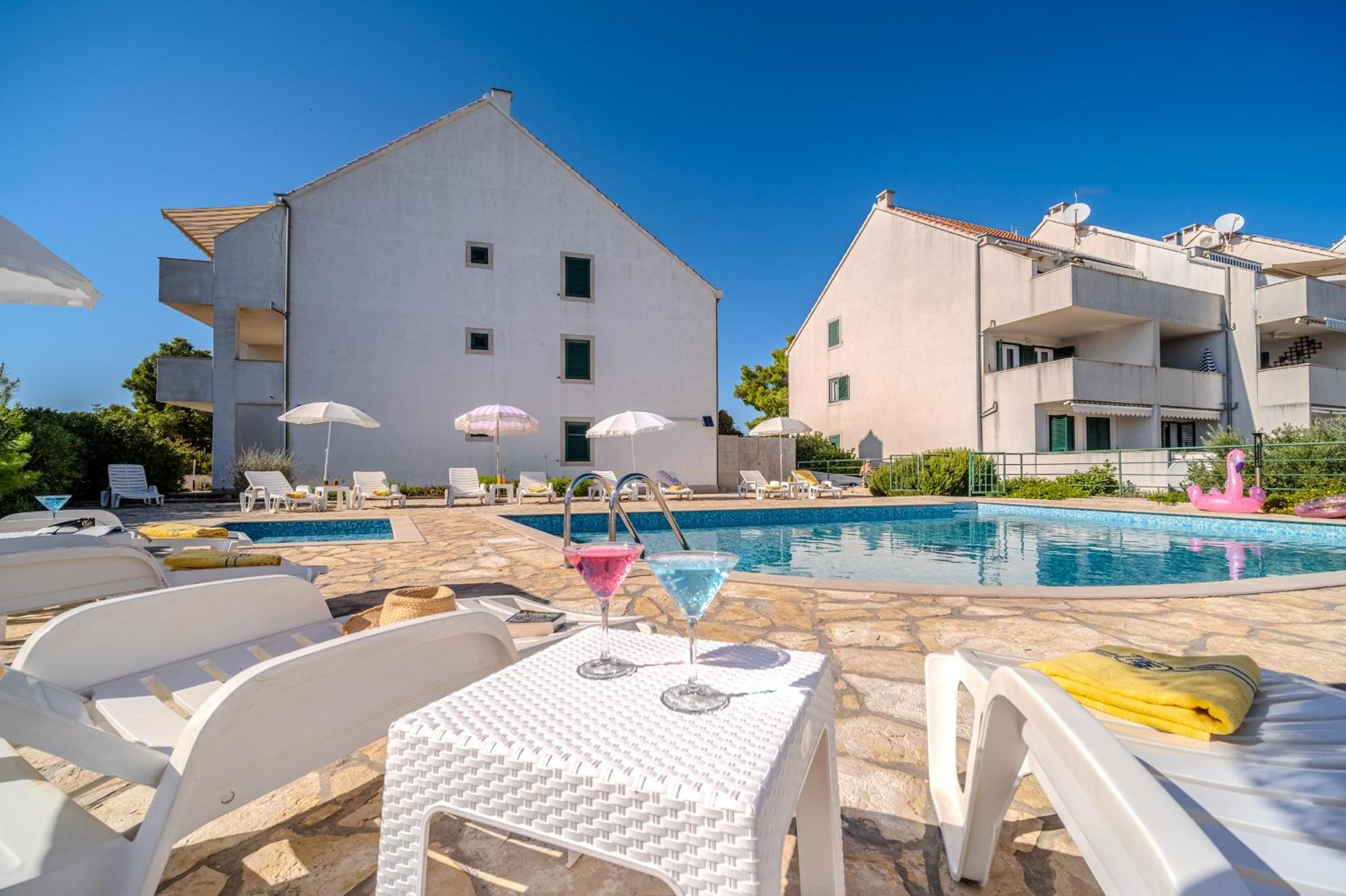 Apartment Milna - With Swimming Pool & Amazing Seaviews, Above Bijaka Beach المظهر الخارجي الصورة
